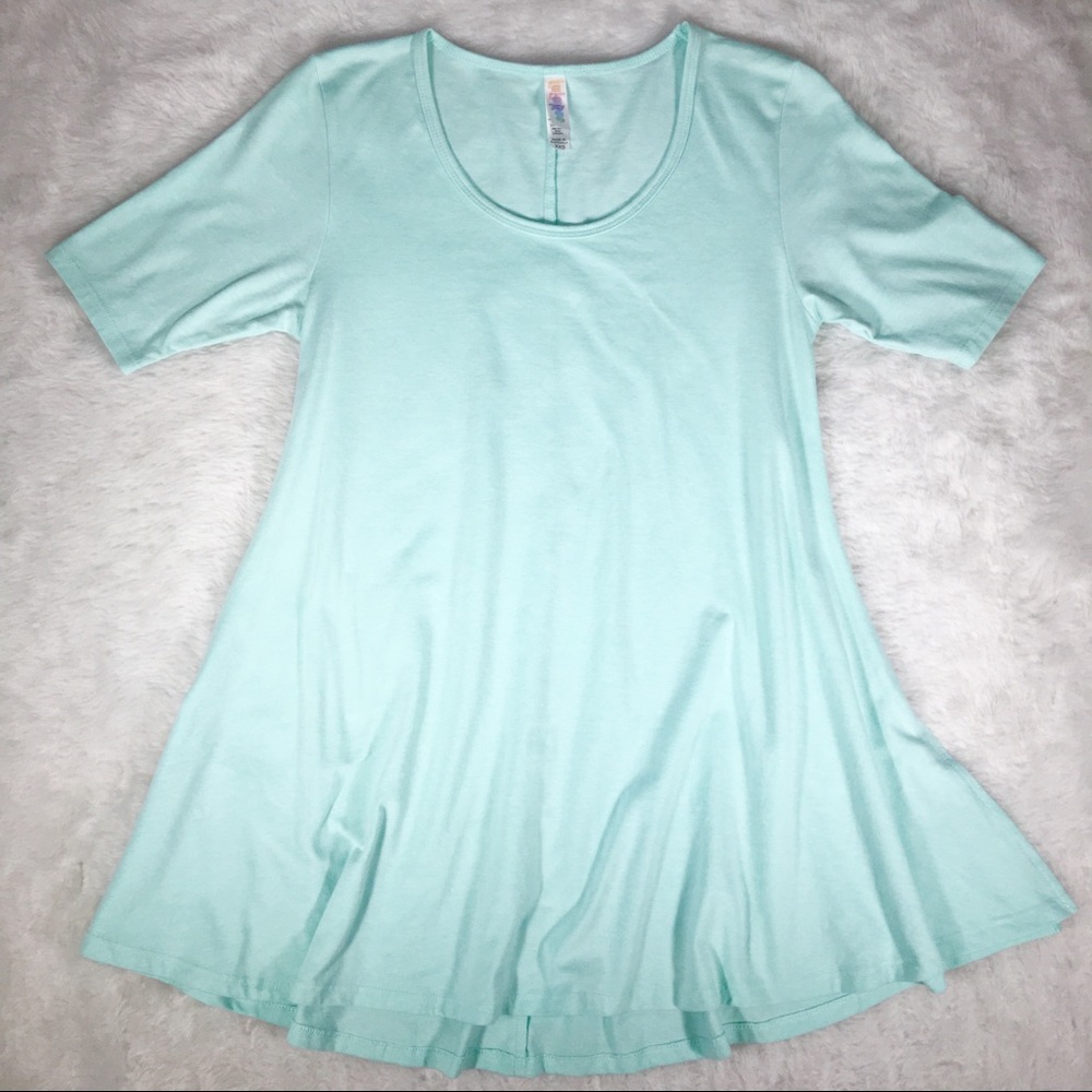 🔥2 for $15🔥Lularoe Mint Green Perfect Tee